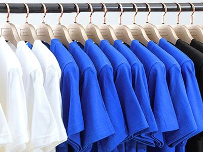定制文化衫时，怎样平衡图案大小与衣服整体协调性？